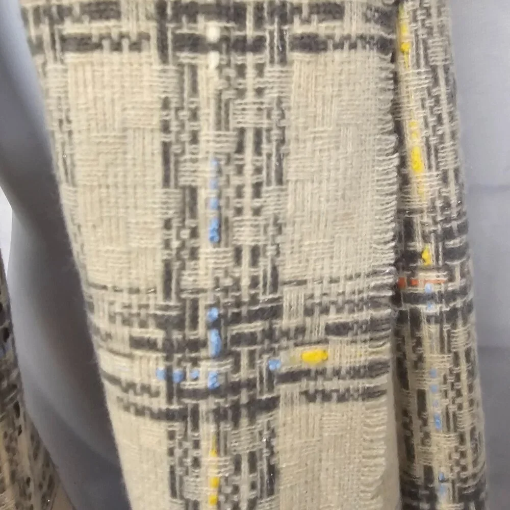 Scarf Winter Gray Cream Plaid Woven Fringe Retro Comfy Cozy